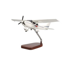 High Flying Models Cessna 182 Skylane Large Mahogany Sculpture White