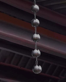 WhamtL Flower Rain Chain Waterfall Water Diverter, Metal Non Rusting Rain Chain Chime Eaves Drainage, Hanging Rain Gutter Chains Outside Decoration(Black,6.5m (21.3ft))