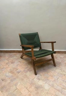 XDGBNH Outdoor Wooden Folding Chair, Green Textilene Sling Seat Armchair, Rustic Patio Lounge Chair for Garden Balcony Backyard Poolside, Weather-Resistant Design