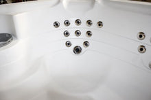 LifeSmart 600DX 7-Person Rock Solid Spa Arctic White Shell