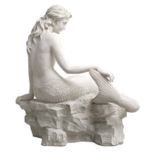 HI-LINE Mermaid on Rock