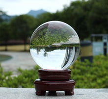 LoKori Transparent Polished Crystal Ball Large Glass Decorative Gemstone Spheres Garden Reflective Gazing Globe Camera Sphere and Photography Orb,B,18cm/7.1in