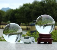 LoKori Transparent Polished Crystal Ball Large Glass Decorative Gemstone Spheres Garden Reflective Gazing Globe Camera Sphere and Photography Orb,B,18cm/7.1in