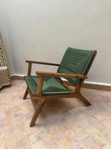 XDGBNH Outdoor Wooden Folding Chair, Green Textilene Sling Seat Armchair, Rustic Patio Lounge Chair for Garden Balcony Backyard Poolside, Weather-Resistant Design