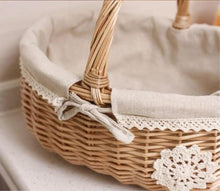 Storage Basket,Traditional Wicker Shopping with Fabric Lining Handmade Hamper Food Container Picnic for Wedding, Party,Medium