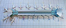 Daron Gemini Jets Airport Terminal 1:400 Double Rotunda 22 Gates Multicolour