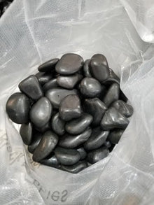 VOOYA HOME Polished Pebbles, Decorative Landscaping Stone, Round, 1.5 to 3 Inch, 2200 lbs (Black, 1.5-3 inch)