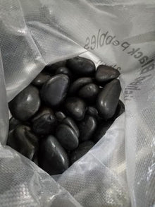 VOOYA HOME Polished Pebbles, Decorative Landscaping Stone, Round, 1.5 to 3 Inch, 2200 lbs (Black, 1.5-3 inch)