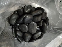 VOOYA HOME Polished Pebbles, Decorative Landscaping Stone, Round, 1.5 to 3 Inch, 2200 lbs (Black, 1.5-3 inch)