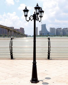 CUTPOIY 3-Lights High Post Light Water Ripple Glass Shade Pole Lamp Rainproof Street Lighting Fixture for Garden Patio Entryway (Black-118.11″)
