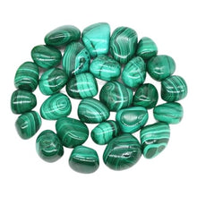 Outdoor Decorative Stones Natural Tumbled Stone Healing Crystals Malachite Amazonite Chiastolite Specimen Energy Mineral Tank Aquarium Garden Home Decor Rocks for Planters(Malachite,1000g)