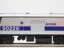LIONEL TRAINS Amtrak Legacy Non-Powered Phase IV F40PH Cabbage Unit Baggage Cab Car #90229 O Gauge Silver