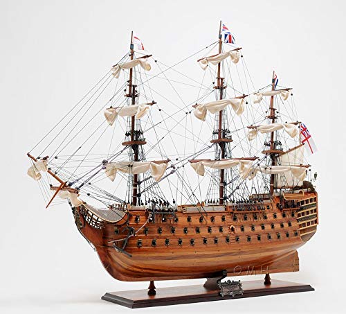 Old Modern Handicrafts HMS Victory Midsize Model Ship with Display Case Multicolor