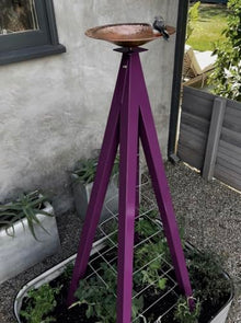 Modern Birdbath with Obelisk Trellis (Aubergine, Regular)