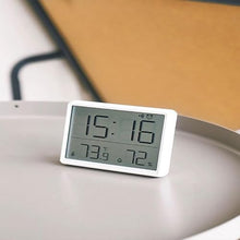 ASWRTYJO ABS Wall-Mounted Digital Clock Multifunctional Temperature Humidity Meter