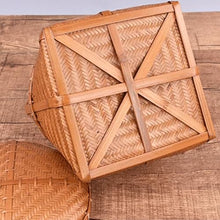 FENOKD Picnic Basket Bamboo Woven Retro Portable Basket Handmade Tea Set Storage Organizer Household Picnic Box for Snacks Desserts Cookies Outdoor Camping，
