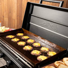 Traeger Irontop 4-Burner Griddle, 648 Sq In, Even Heat, Wind Guards