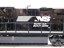 Lionel Norfolk Southern SUPERBASS ES44AC Non-Powered Engine O Gauge Multi Colored
