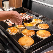 Traeger Irontop 2-Burner Griddle, 504 Sq In, Even Heat, Wind Guards
