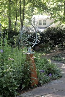 Pyramid Garden Pedestal - Aluminum with Faux Rust Finish