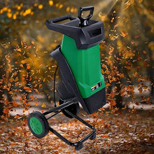 QIUNAOZI Garden Mulcher, Powerful 2400W Electric Wood Chipper, Reinforced Rotary Double Blade, 4500 RPM, 40mm Cutting Capacity, with 50L Collection Bag, for Garden Cleaning and composting