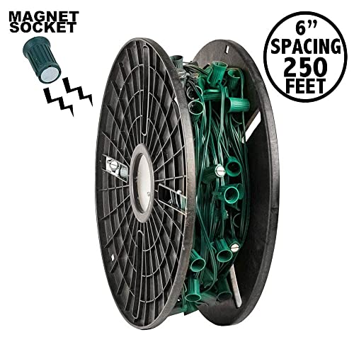 Novelty Lights 250 Foot C9 Outdoor Magnetic Christmas Stringer Green