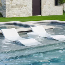 Ledge Lounger Oasis Bundle 2 Chaises + 1 Side Table Frost