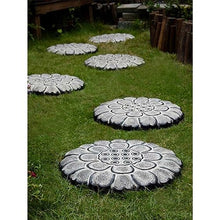 Retro Outdoor Stepping Stone, Creative Lotus Shape Decorative Stone For Garden Relief Carved Patterns Three-dimensional Fullness Lawn Paving Tiles Outdoor Courtyard Path Stone ( Color : 3PCS , Size :