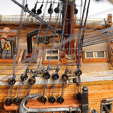 Old Modern Handicrafts HMS Victory Model Ship with Display Case Multicolor