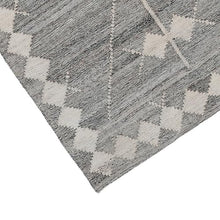 Benzara Handwoven Polyester Area Rug 8x10 Gray Geometric