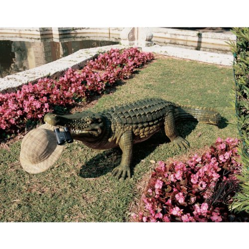 Design Toscano The Gargantuan Garden Gator Statue Full Color