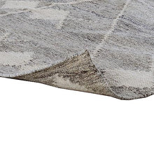 Benzara Handwoven Polyester Area Rug 8x10 Gray Geometric