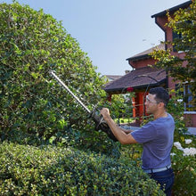 Alpina AHT 20 Li Battery Kit Hedge Trimmer, Maximum Branch Diameter 18 mm, Double Cut Blades 55 cm, Battery 20 V (2 Ah), 150 W, Battery and Charger Included
