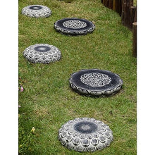 Retro Outdoor Stepping Stone, Creative Lotus Shape Decorative Stone For Garden Relief Carved Patterns Three-dimensional Fullness Lawn Paving Tiles Outdoor Courtyard Path Stone ( Color : 3PCS , Size :